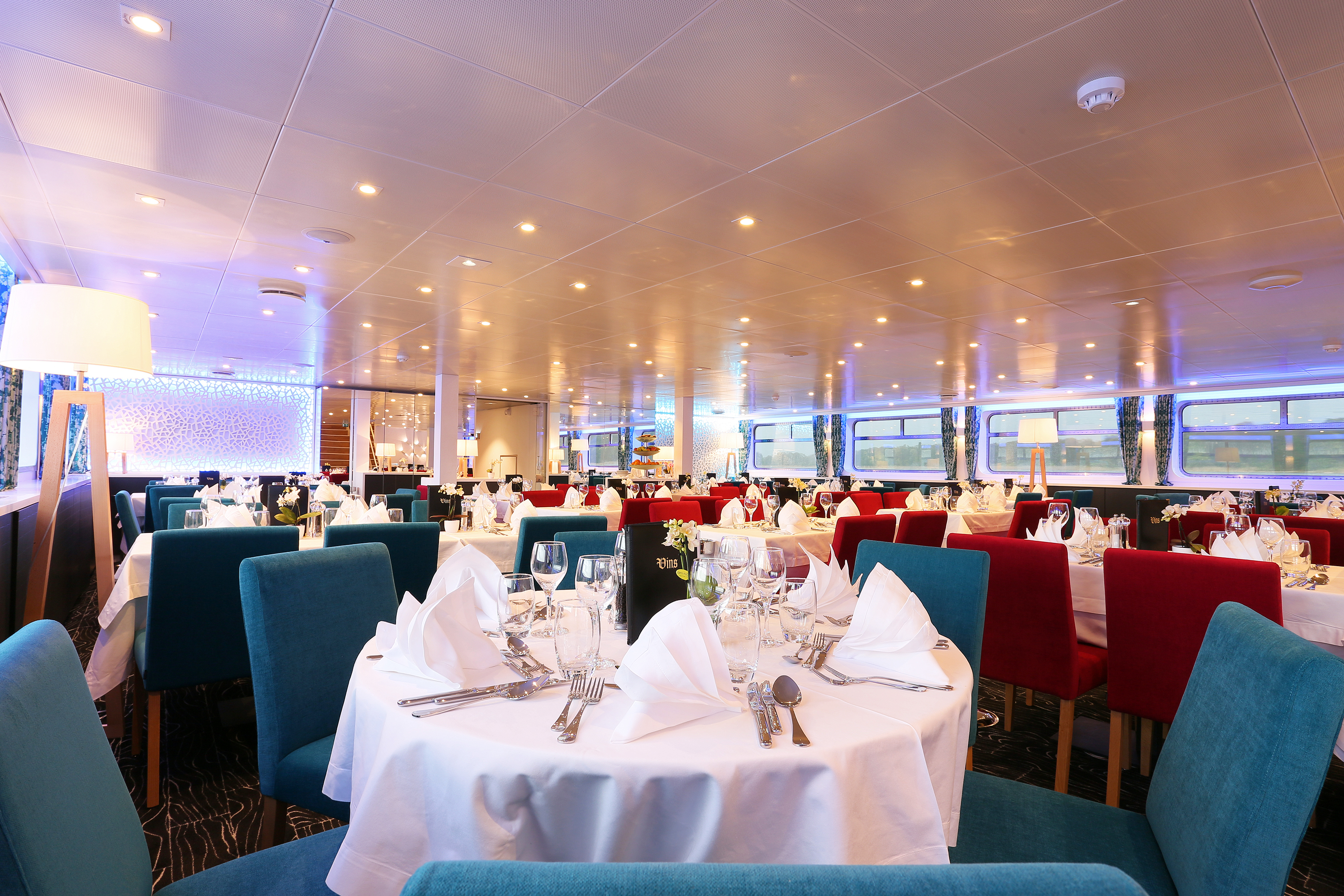 CroisiEurope MS Elbe Princesse Restaurant.jpg